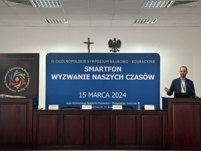 II Ogólnopolskie Sympozjum Naukowo-Edukacyjne "Smartfon. Wyzwanie naszych czasów"