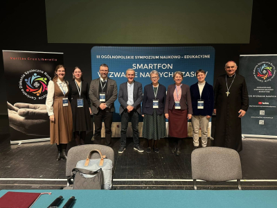 III Ogólnopolskie Sympozjum Naukowo-Edukacyjne "Smartfon. Wyzwanie naszych czasów'
